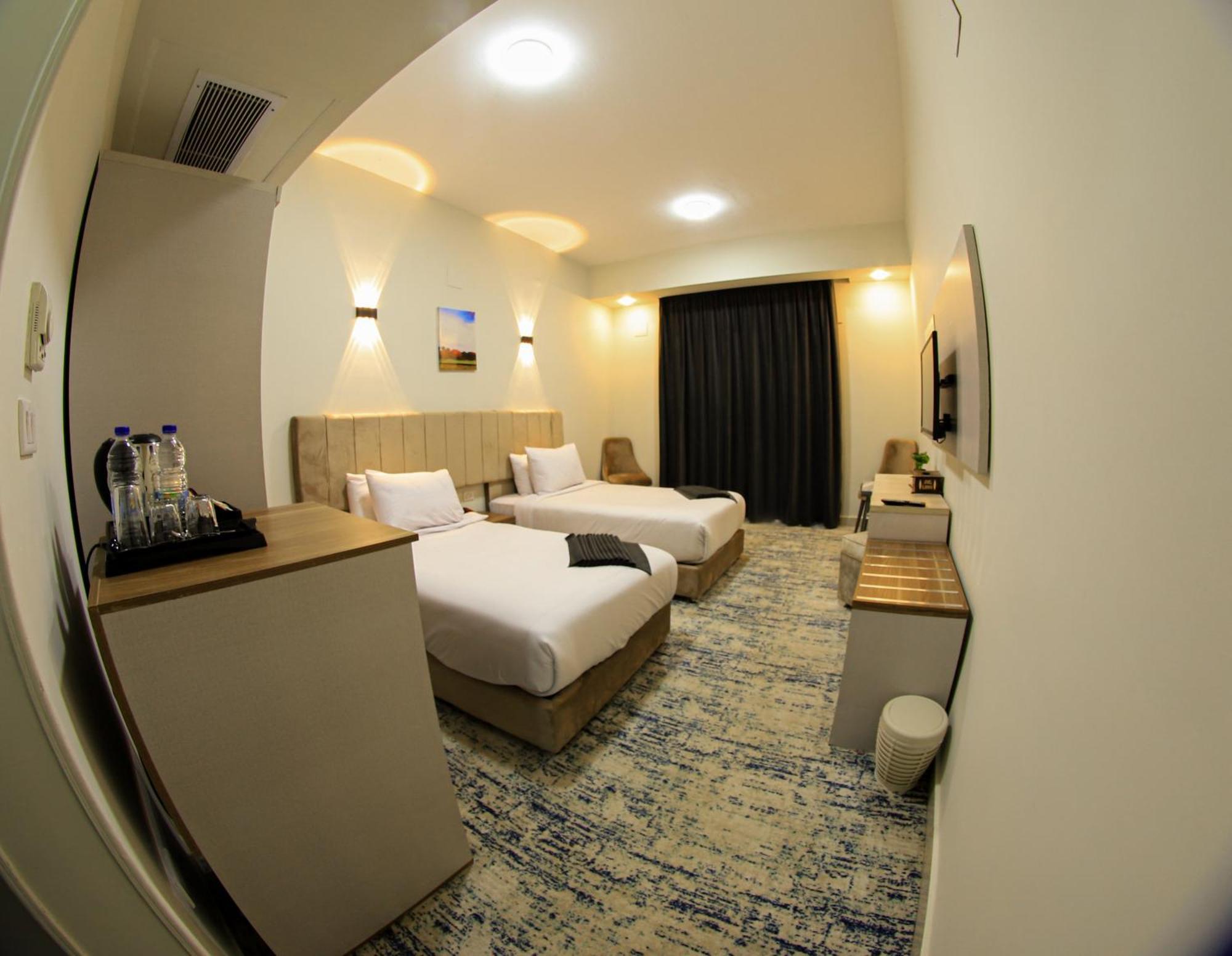 Hotel Elminya Compound 3*