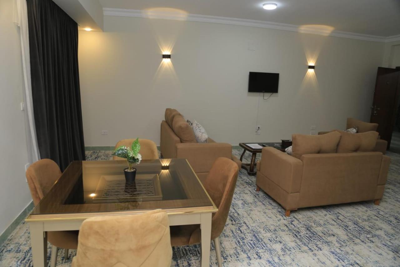 Hotel Elminya Compound