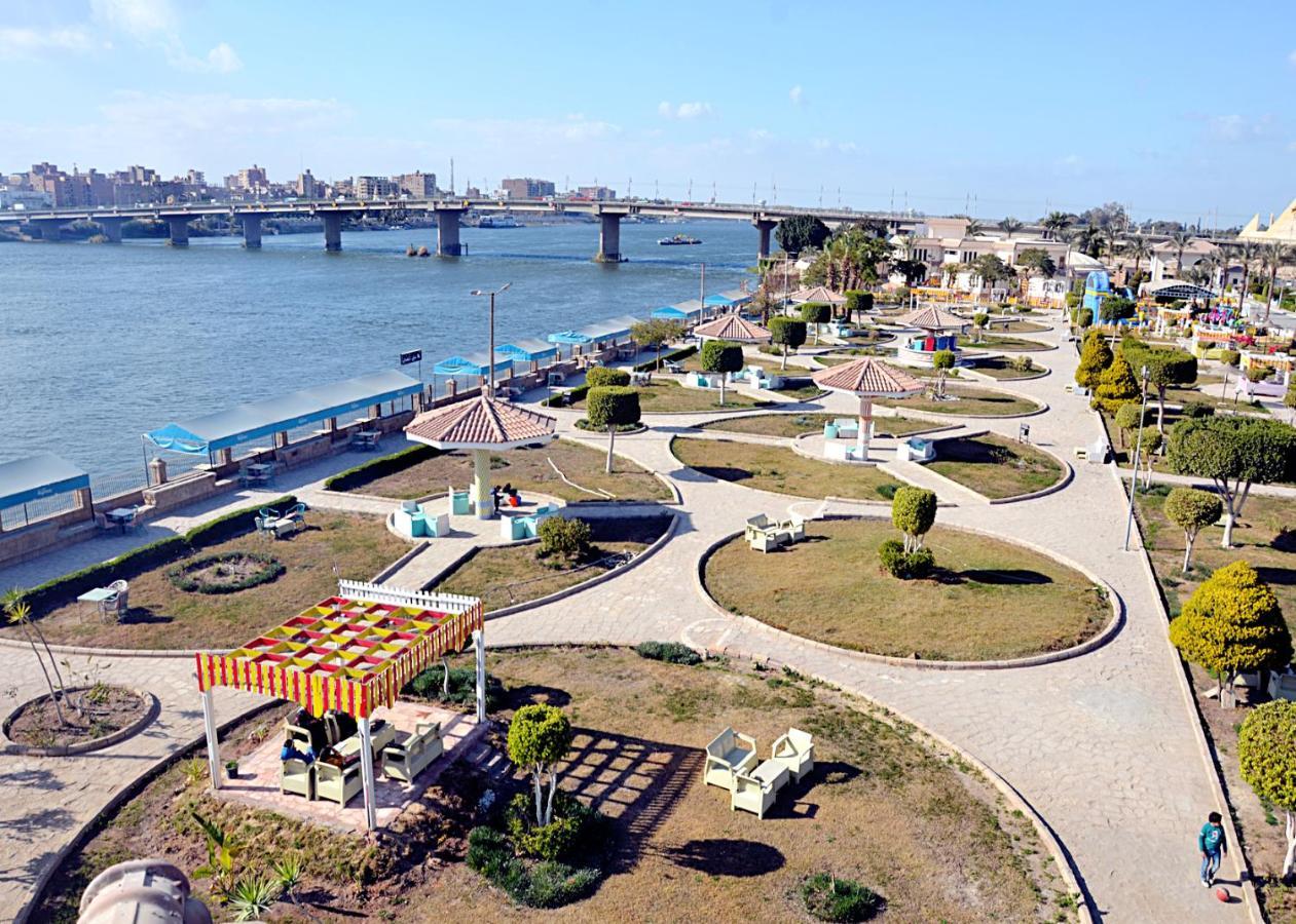 Elminya Compound