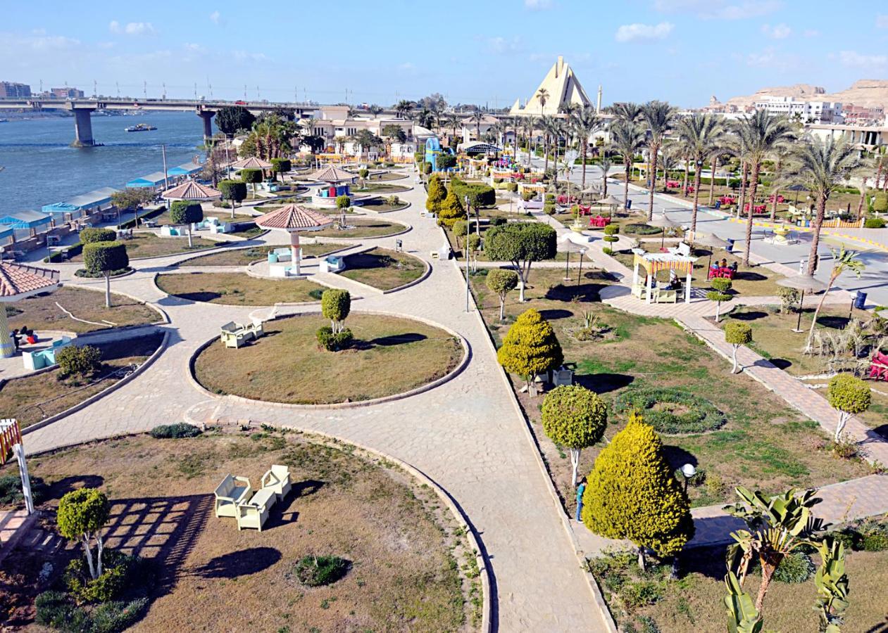 Hotel Elminya Compound